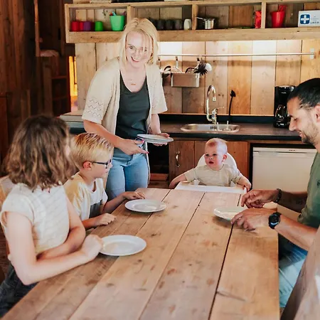 Casa de Férias Luxe Safaritent Met Prive Sanitair Voor Het Hele Gezin Op De Veluwe *