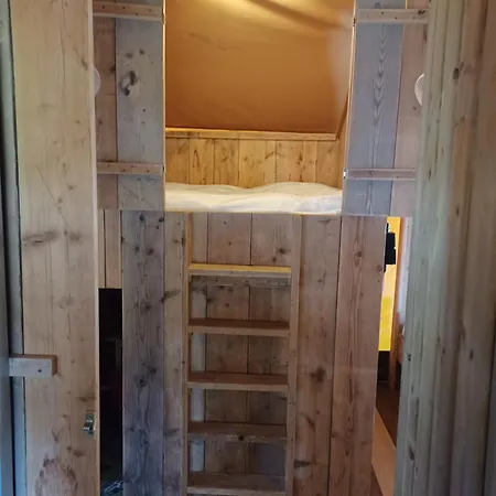 Casa de Férias Luxe Safaritent Met Prive Sanitair Voor Het Hele Gezin Op De Veluwe *