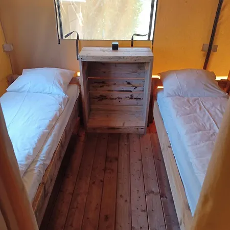 Luxe Safaritent Met Prive Sanitair Voor Het Hele Gezin Op De Veluwe Epe