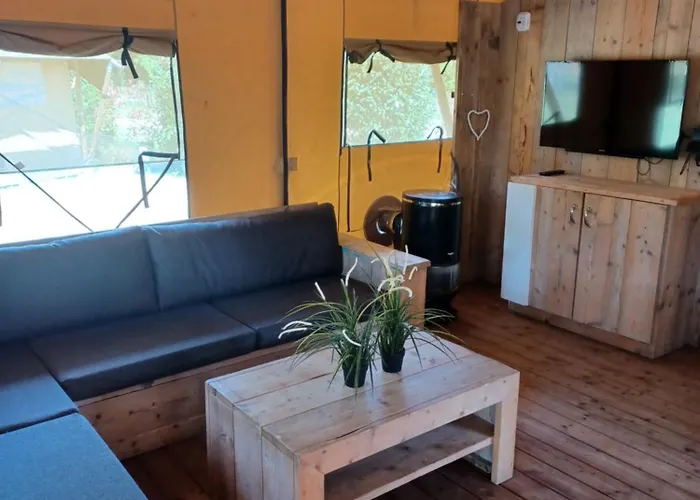 Luxe Safaritent Met Prive Sanitair Voor Het Hele Gezin I 6 Personen Epe