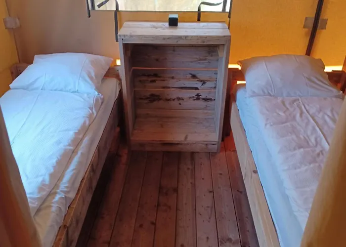 Luxe Safaritent Met Prive Sanitair Voor Het Hele Gezin I 6 Personen Epe