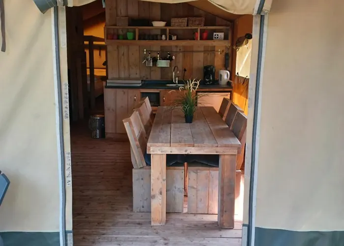 Semesterbostad Luxe Safaritent Met Prive Sanitair Voor Het Hele Gezin I 6 Personen Epe