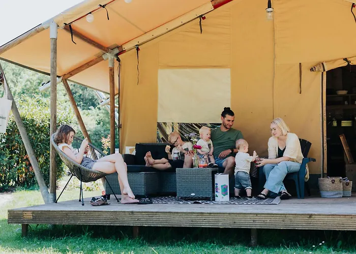 Casa de Férias Luxe Safaritent Met Prive Sanitair Voor Het Hele Gezin I 6 Personen