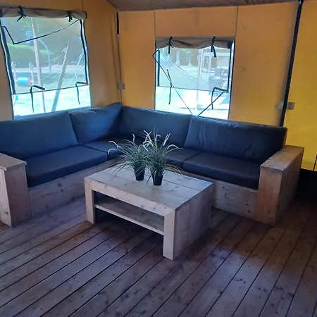 Luxe Safaritent Met Prive Sanitair Voor Het Hele Gezin I 6 Personen