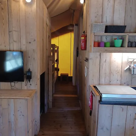 度假居 Luxe Safaritent Met Prive Sanitair Voor Het Hele Gezin I 6 Personen *