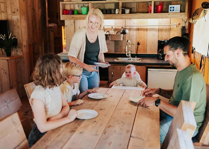 Σπίτι διακοπών Luxe Safaritent Met Prive Sanitair Voor Het Hele Gezin I 6 Personen *