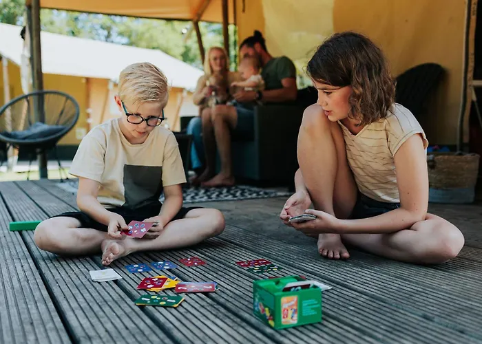 Σπίτι διακοπών Luxe Safaritent Met Prive Sanitair Voor Het Hele Gezin I 6 Personen Epe